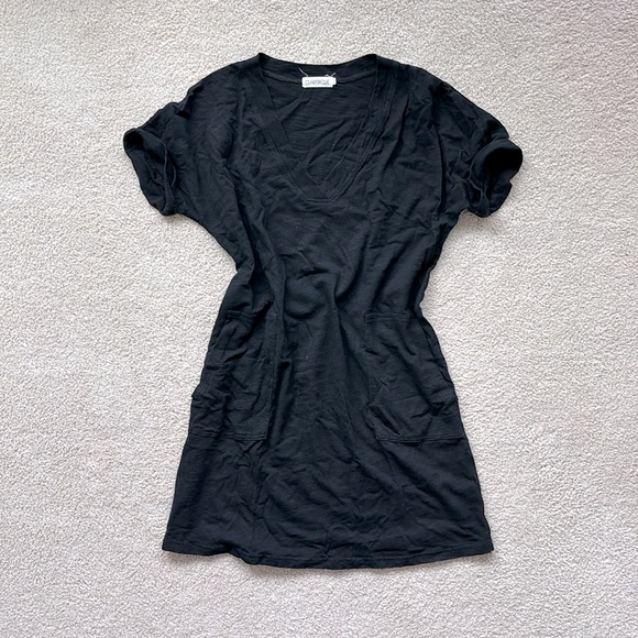 Clarisbelle Black T-Shirt Dress with Pockets - Picture 5 of 6